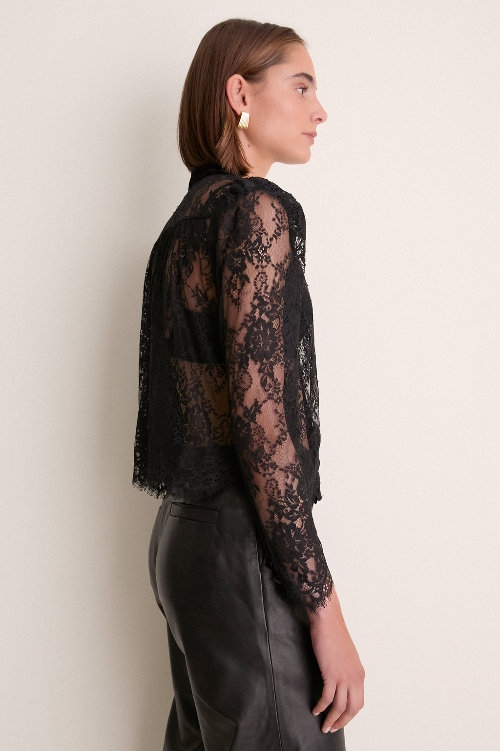 Black Dorothea Lace Velvet Collarless Blouse