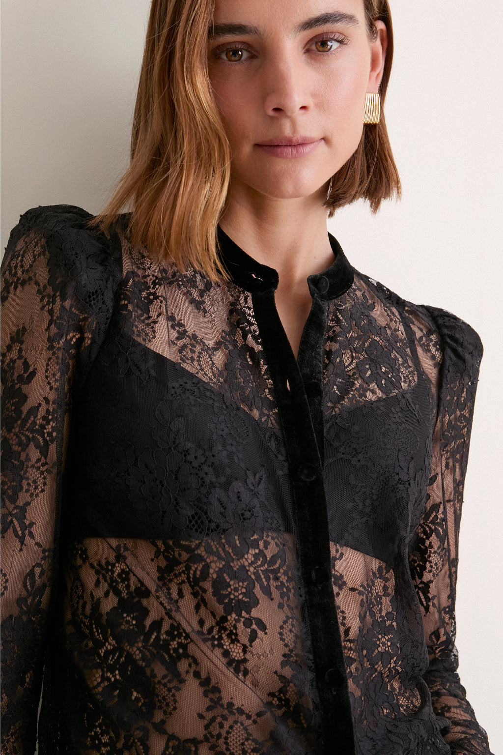 Black Dorothea Lace Velvet Collarless Blouse