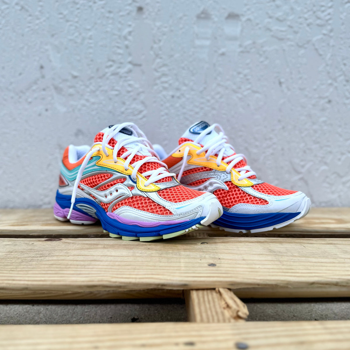 Mens Saucony ProGrid Omni 9 (Orange/Multi)