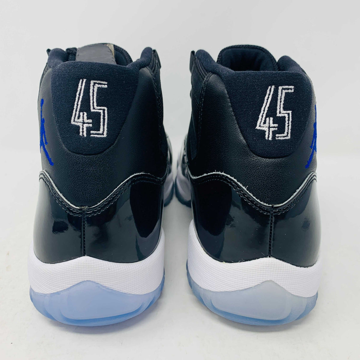 Jordan 11 Space Jam